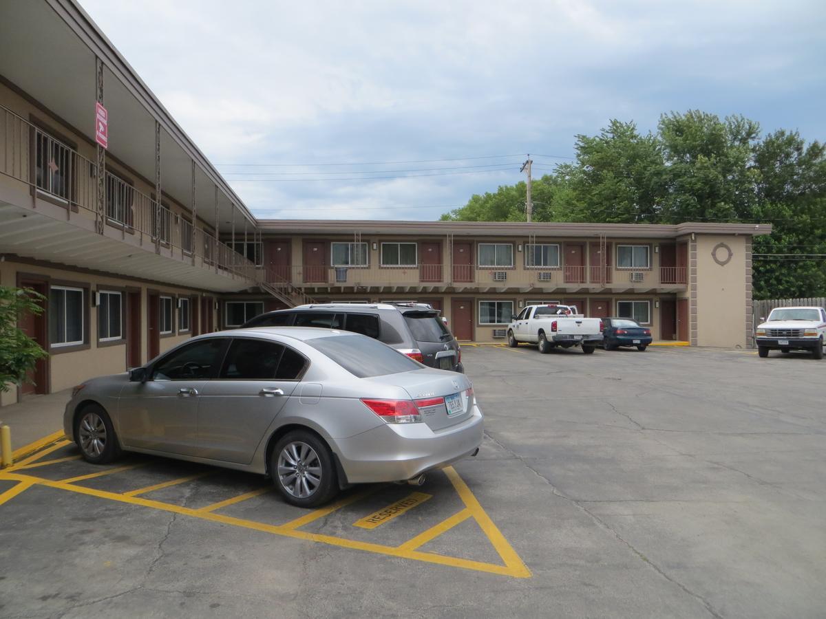 Deluxe Inn/Extended Stay - Council Bluffs Carter Lake Kültér fotó